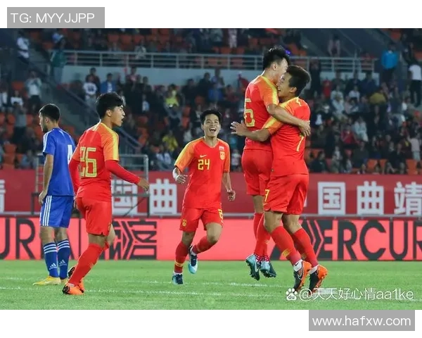 中国国家足球队在上海以2比0战胜卡塔尔展现强大实力与团队合作精神